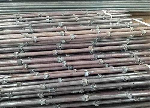 新巴尔虎右隧道钢花管